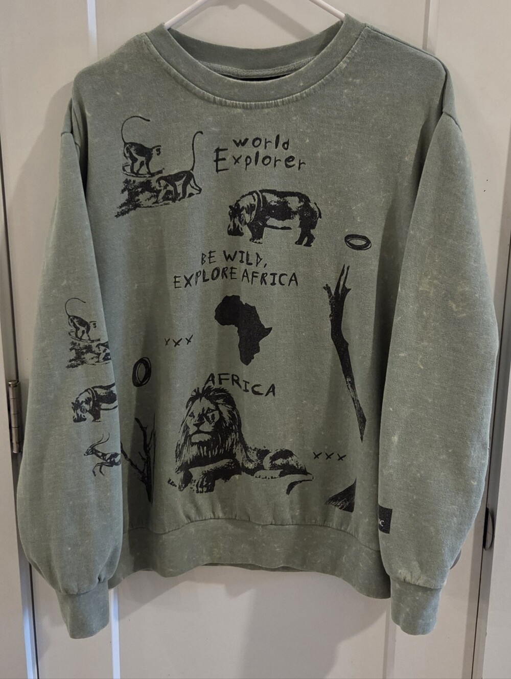 National Geographic World Explorer Africa Sweatshirt - Sage Green - Size Large